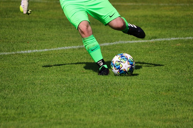 及球员间的 及球员间的